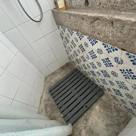 Flat Da Bica Chiado 2 דירה *
